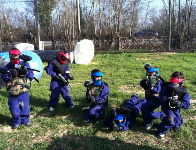  从 6 岁开始彩弹射击 